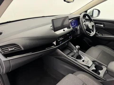 YX72PKE Nissan Qashqai 1.3 DiG-T MH N-Connecta 5dr Thumbnail #14