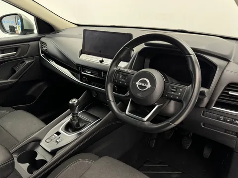 YX72PKE Nissan Qashqai 1.3 DiG-T MH N-Connecta 5dr Thumbnail #22