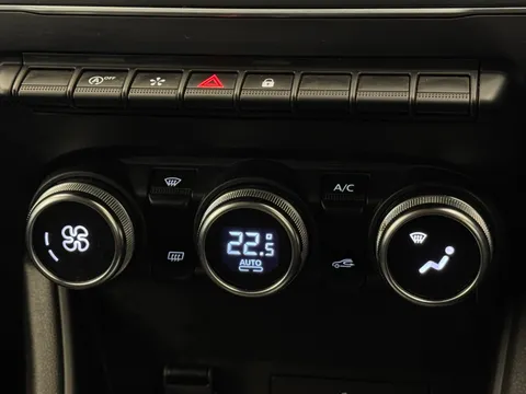 HT24CUU Renault Captur 1.0 TCE 90 Techno 5dr Thumbnail #26