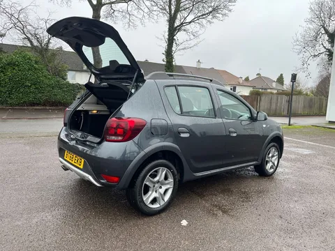 18 of 31 for Dacia Sandero Stepway 0.9 TCe Comfort 5dr