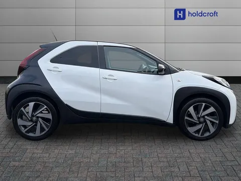 DV73MZF Toyota Aygo X 1.0 VVT-i Edge 5dr Thumbnail #6