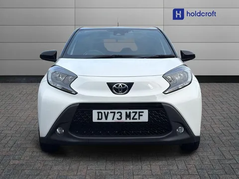 DV73MZF Toyota Aygo X 1.0 VVT-i Edge 5dr Thumbnail #8