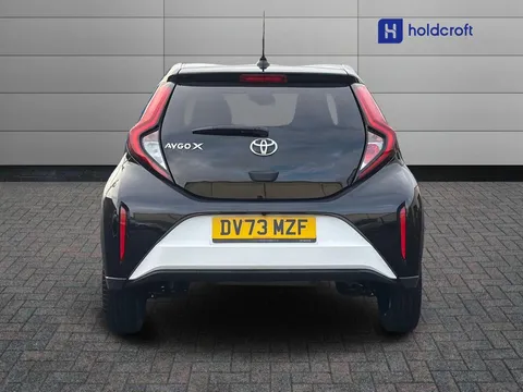 DV73MZF Toyota Aygo X 1.0 VVT-i Edge 5dr Thumbnail #9