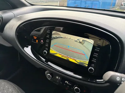 DV73MZF Toyota Aygo X 1.0 VVT-i Edge 5dr Thumbnail #16