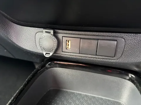 DV73MZF Toyota Aygo X 1.0 VVT-i Edge 5dr Thumbnail #18