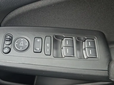 DK72YEC Honda Civic 2.0 eHEV Elegance 5dr CVT Thumbnail #22