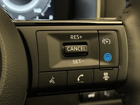 OX74FWV Nissan Qashqai 1.3 DiG-T MH Tekna 5dr Thumbnail #27