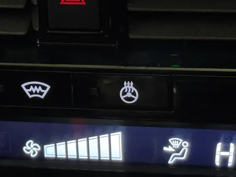 OX74FWV Nissan Qashqai 1.3 DiG-T MH Tekna 5dr Thumbnail #32