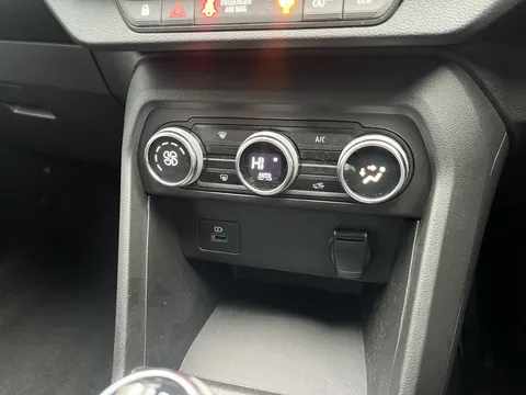 BU71YNE Dacia Sandero Stepway 1.0 TCe Prestige 5dr Thumbnail #20