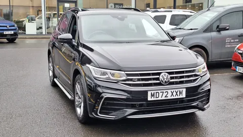MD72XXM Volkswagen Tiguan 1.5 TSI 150 R-Line Edition 5dr DSG Thumbnail #1