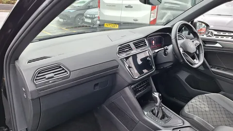MD72XXM Volkswagen Tiguan 1.5 TSI 150 R-Line Edition 5dr DSG Thumbnail #9
