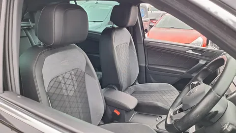 MD72XXM Volkswagen Tiguan 1.5 TSI 150 R-Line Edition 5dr DSG Thumbnail #18