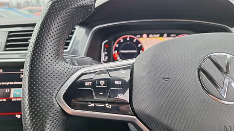 MD72XXM Volkswagen Tiguan 1.5 TSI 150 R-Line Edition 5dr DSG Thumbnail #27