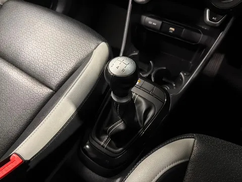 DE23CXX Kia Picanto 1.0 Shadow 5dr [4 seats] Thumbnail #13