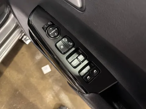 DE23CXX Kia Picanto 1.0 Shadow 5dr [4 seats] Thumbnail #14