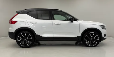 K10EEY Volvo XC40 2.0 B5P R DESIGN Pro 5dr AWD Auto Thumbnail #6