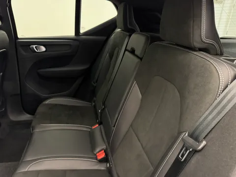K10EEY Volvo XC40 2.0 B5P R DESIGN Pro 5dr AWD Auto Thumbnail #12