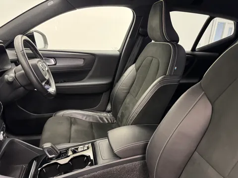 K10EEY Volvo XC40 2.0 B5P R DESIGN Pro 5dr AWD Auto Thumbnail #10