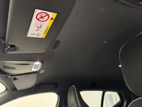 K10EEY Volvo XC40 2.0 B5P R DESIGN Pro 5dr AWD Auto Thumbnail #17