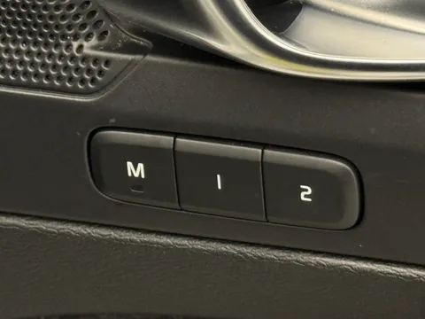 K10EEY Volvo XC40 2.0 B5P R DESIGN Pro 5dr AWD Auto Thumbnail #21