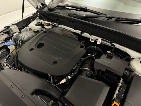 K10EEY Volvo XC40 2.0 B5P R DESIGN Pro 5dr AWD Auto Thumbnail #30