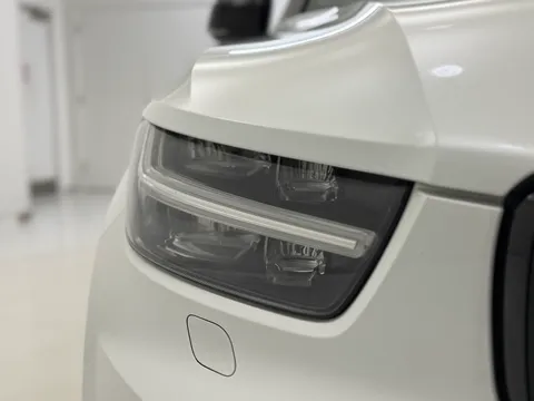 K10EEY Volvo XC40 2.0 B5P R DESIGN Pro 5dr AWD Auto Thumbnail #33