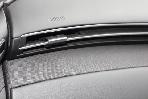 DC72MEU Hyundai Tucson 1.6 TGDi Hybrid 230 Premium 5dr 2WD Auto Thumbnail #13