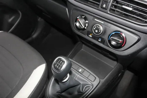 EK22PNN Hyundai i10 1.2 MPi SE Connect 5dr Thumbnail #23