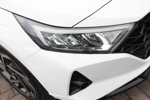 EN21WFG Hyundai i20 1.0T GDi 48V MHD Premium 5dr Thumbnail #4