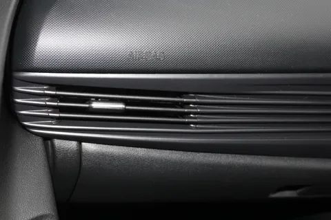 EN21WFG Hyundai i20 1.0T GDi 48V MHD Premium 5dr Thumbnail #10