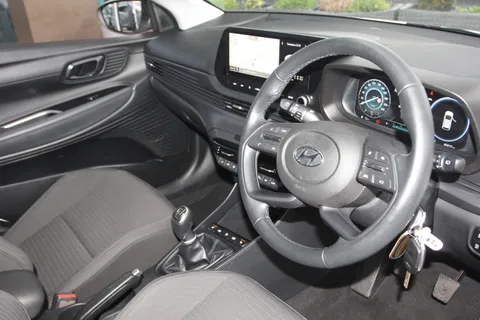 EN21WFG Hyundai i20 1.0T GDi 48V MHD Premium 5dr Thumbnail #16