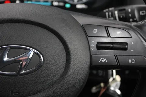 EN21WFG Hyundai i20 1.0T GDi 48V MHD Premium 5dr Thumbnail #20