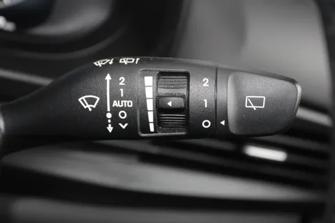 EN21WFG Hyundai i20 1.0T GDi 48V MHD Premium 5dr Thumbnail #22