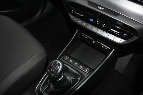 EN21WFG Hyundai i20 1.0T GDi 48V MHD Premium 5dr Thumbnail #23