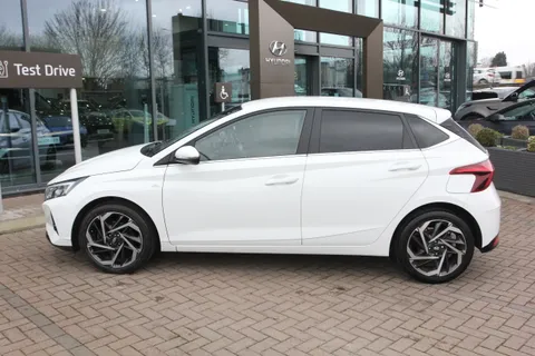 EN21WFG Hyundai i20 1.0T GDi 48V MHD Premium 5dr Thumbnail #32