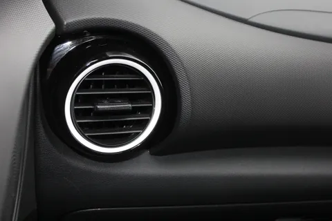 MJ20OBP Hyundai Kona 1.6 GDi Hybrid Premium SE 5dr DCT Thumbnail #10