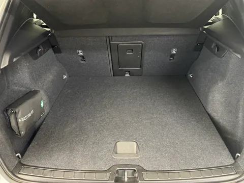 DV19DXA Volvo XC40 2.0 D3 Momentum 5dr Geartronic Thumbnail #31