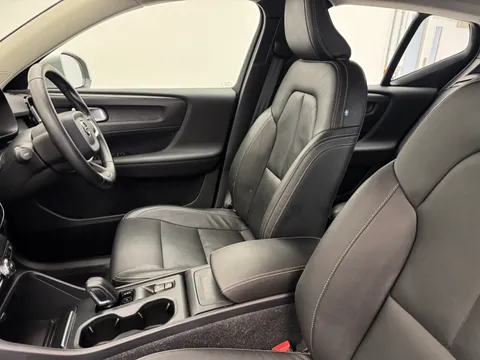 DV19DXA Volvo XC40 2.0 D3 Momentum 5dr Geartronic Thumbnail #10