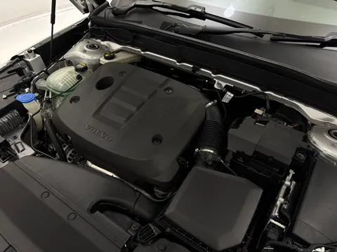 DV19DXA Volvo XC40 2.0 D3 Momentum 5dr Geartronic Thumbnail #30