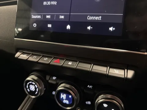 WN74HGP Renault Clio 1.6 E-TECH full hybrid 145 Esprit Alpine 5dr Auto Thumbnail #15