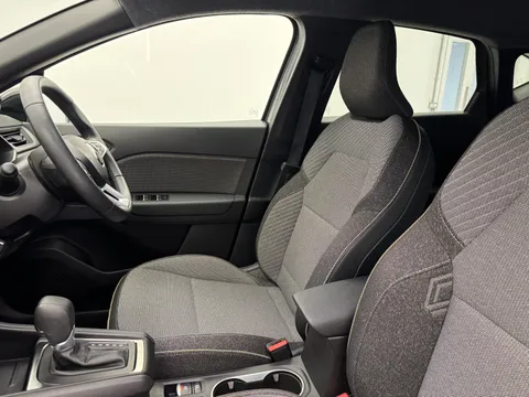 DN25WFC Renault Captur 1.6 E-Tech Full Hybrid 145 Techno 5dr Auto Thumbnail #13