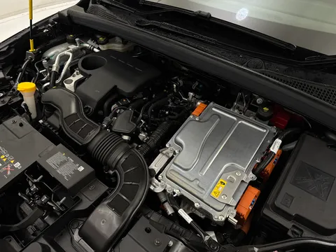 DN25WFC Renault Captur 1.6 E-Tech Full Hybrid 145 Techno 5dr Auto Thumbnail #27