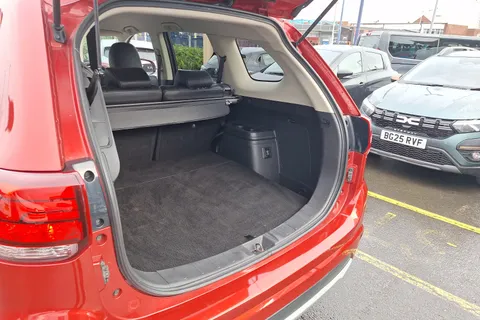 SP18TXO Mitsubishi Outlander 2.0 PHEV 4h 5dr Auto Thumbnail #19