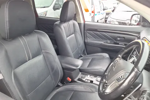 SP18TXO Mitsubishi Outlander 2.0 PHEV 4h 5dr Auto Thumbnail #34