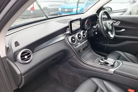 RX66UWT Mercedes-Benz GLC GLC 220d 4Matic Sport Premium 5dr 9G-Tronic Thumbnail #30