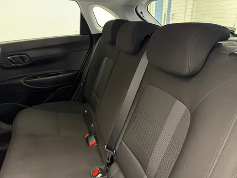 DU73BKA Hyundai i20 1.0T GDi Premium 5dr DCT Thumbnail #11