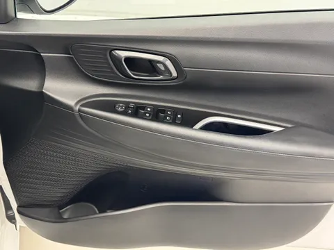 DU73BKA Hyundai i20 1.0T GDi Premium 5dr DCT Thumbnail #17