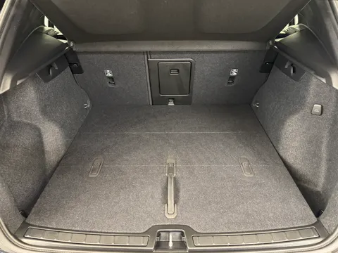 SD25YDX Volvo XC40 2.0 B3P Plus Dark 5dr Auto Thumbnail #10