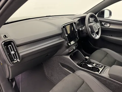SD25YDX Volvo XC40 2.0 B3P Plus Dark 5dr Auto Thumbnail #14