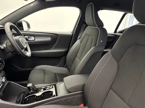 SD25YDX Volvo XC40 2.0 B3P Plus Dark 5dr Auto Thumbnail #15